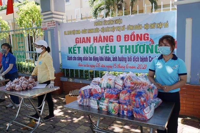 Gian hàng 0 đồng và hình ảnh ấm lòng ở Sài Gòn giữa dịch COVID-19