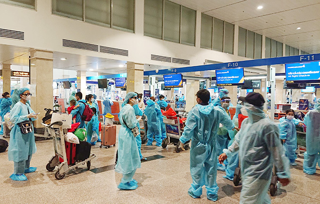 Hai chuyến bay miễn phí cất cánh rời TP.HCM, đưa gần 400 người dân Quảng Nam về quê