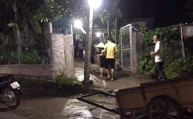 Sạc điện thoại, bé trai 7 tuổi ở Phú Thọ bị điện giật tử vong