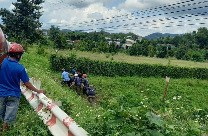 Sửa đường dây điện, 2 công nhân ở Lâm Đồng bị điện giật tử vong