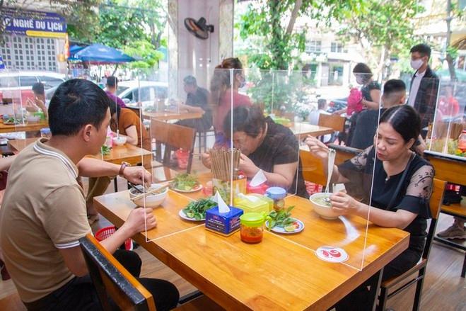 Các cơ sở kinh doanh dịch vụ ăn, uống ở Thái Bình được phục vụ tại chỗ từ 15/9