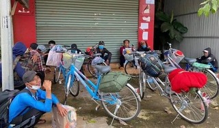 12 người đạp xe từ Nam Định về miền Tây, đang kẹt tại Đắk Nông không thể đi tiếp