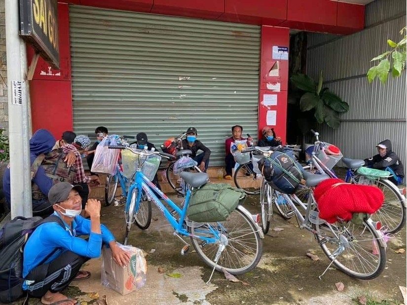 12 người đạp xe từ Nam Định về miền Tây, đang kẹt tại Đắk Nông không thể đi tiếp