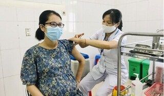 Khẩn trương tiêm vaccine phòng Covid-19 cho phụ nữ mang thai