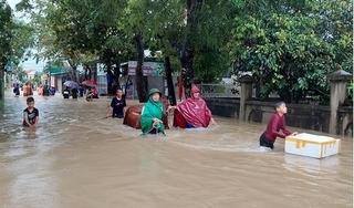 Mưa lớn gây ngập diện rộng, Nghệ An sơ tán hàng chục hộ dân