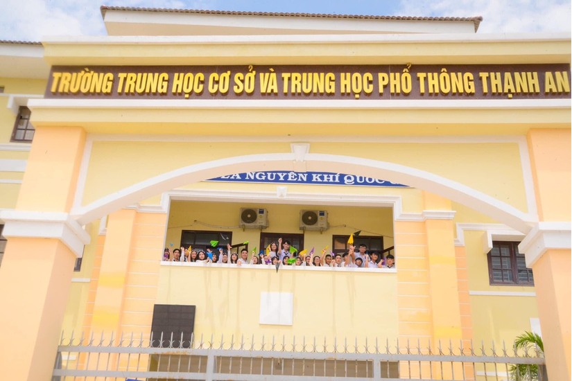 Hai trường học đầu tiên ở TP.HCM được mở cửa đón học sinh