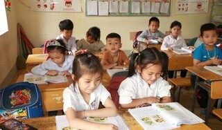 Hàng nghìn học sinh bị 