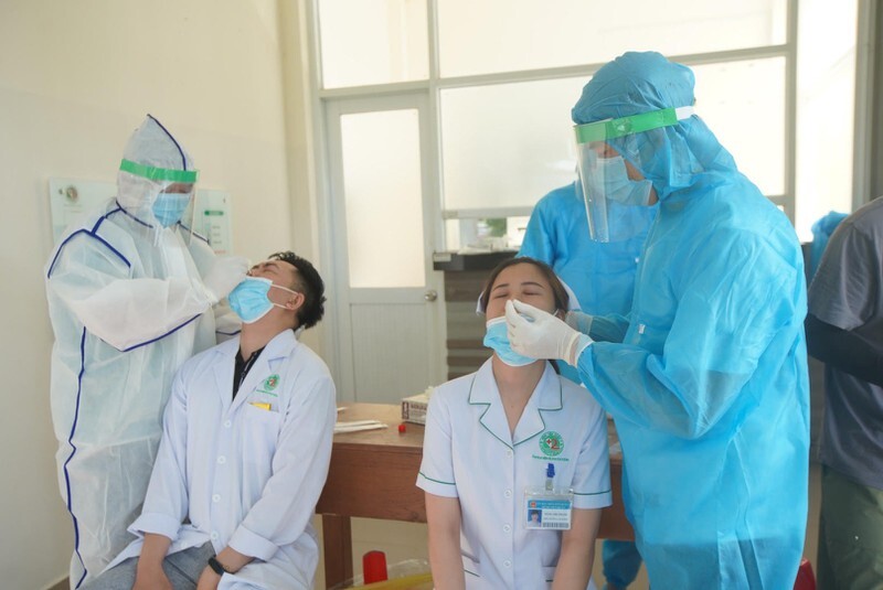 Hà Nội phát hiện 2 ca Covid-19 trong cộng đồng, là nhân viên y tế Bệnh viện 108 và vợ 