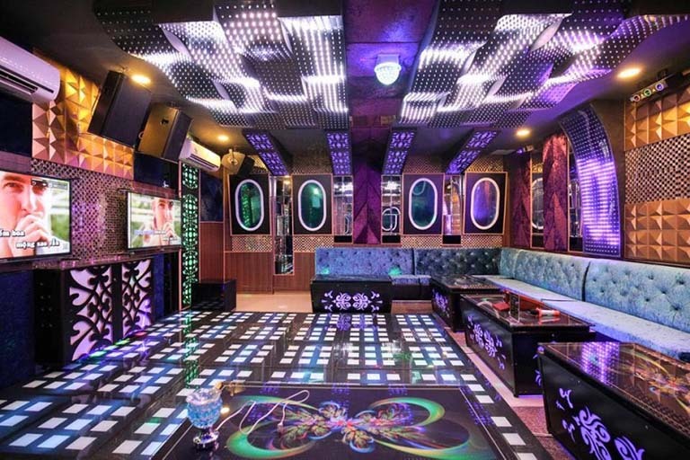 Quảng Nam cho phép mở lại bar, karaoke tại vùng xanh và vùng vàng