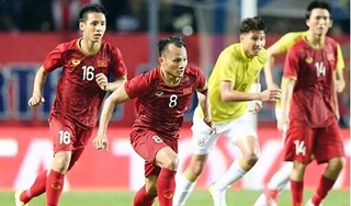 Đỗ Hùng Dũng có cơ hội dự AFF Cup, Trọng Hoàng báo tin kém vui