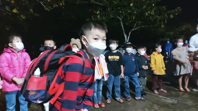 30 học sinh tiểu học ở Quảng Bình phải đi cách ly vì tiếp xúc với F0
