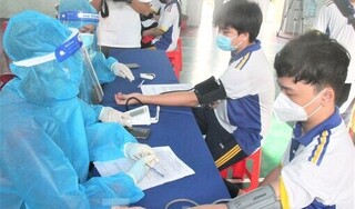 Bình Dương hoàn thành tiêm vắc xin mũi 1 cho học sinh THPT