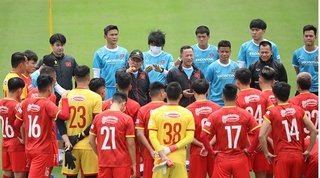 Báo Trung Quốc chỉ ra lý do khiến tuyển Việt Nam chưa dám chơi tấn công