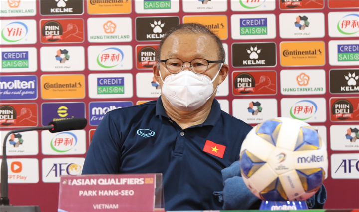 HLV Park Hang Seo thốt lên cay đắng sau trận thua Nhật Bản