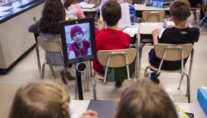 Robot - Giải pháp cho lớp học không học sinh