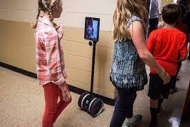 Robot - Giải pháp cho lớp học không học sinh