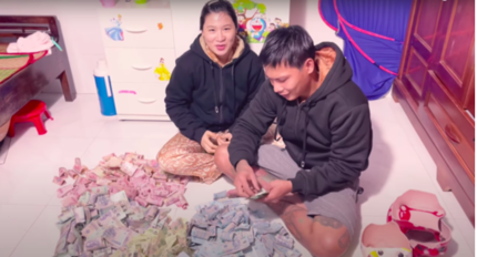 Youtuber Lộc Fuho đập lợn đất xây nhà, khoe tiền tiết kiệm 'khủng'