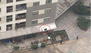 Người đàn ông tử vong sau khi rơi từ tầng cao xuống mái quán cà phê