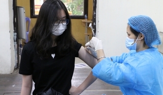 Nam Định tiêm vắc xin cho gần 60 nghìn học sinh từ 15 - 17 tuổi