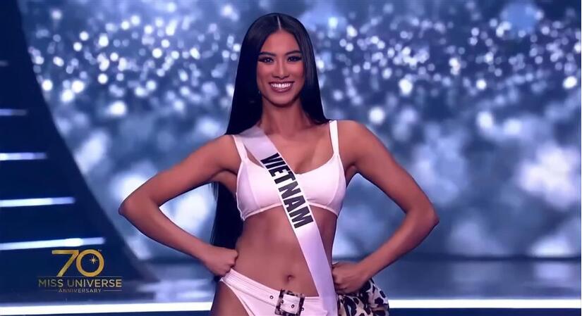 Kim Duyên tại Bán kết Miss Universe 2021: Trình diễn bikini bốc lửa, Quốc phục xuất sắc