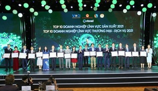 Vinamilk tiếp tục ghi dấu ấn trong top 10 doanh nghiệp phát triển bền vững nhất Việt Nam năm thứ 6