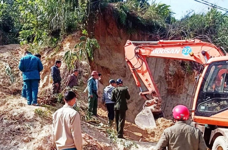 Sạt lở đất ở Nghệ An khiến 5 cháu nhỏ thương vong