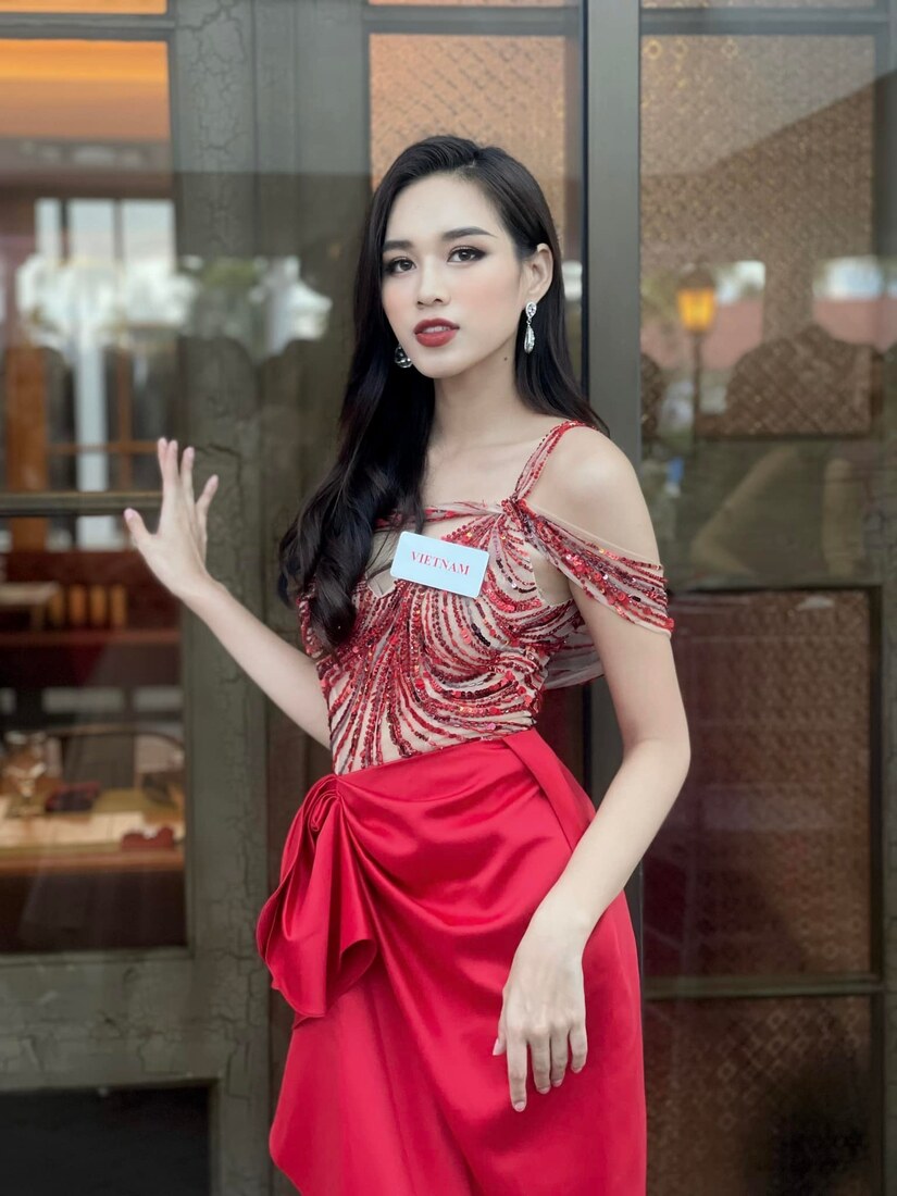 Hoa hậu Đỗ Thị Hà dương tính Covid-19, hủy lịch bay về Việt Nam