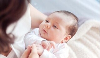 Làm gì khi trẻ sơ sinh 1 tháng tuổi bị nghẹt mũi?