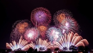 Bộ Văn hóa đề xuất tạm dừng bắn pháo hoa, tổ chức lễ hội dịp Tết
