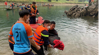Thanh Hóa: Tìm thấy thi thể 2 ông cháu trong vụ lật thuyền trên sông Mã