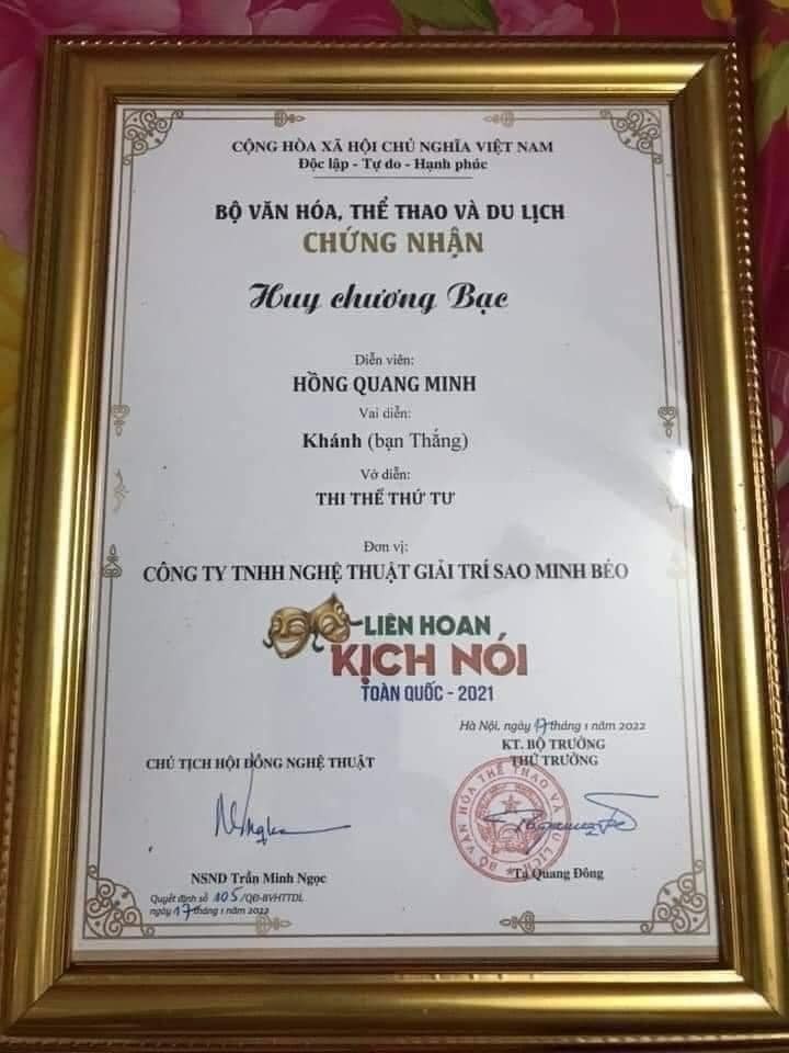 Minh Béo nhận huy chương bạc tại Liên hoan Kịch nói toàn quốc 2021