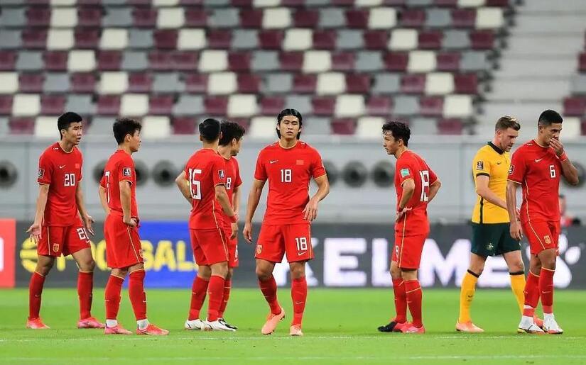 Chuyên gia Trung Quốc khóc khi đội nhà để thua Việt Nam