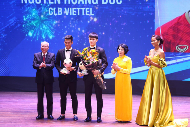 Tiền vệ Hoàng Đức đoạt Quả bóng Vàng Việt Nam 2021