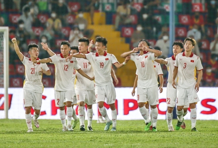 Tuyển U23 Việt Nam gọi 'viên binh' quyết đấu Thái Lan