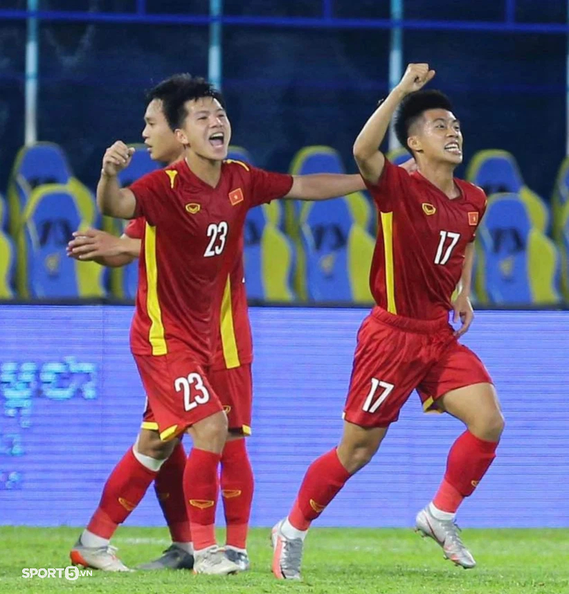 CĐV Đông Nam Á nhận định trái chiều về chiến thắng của U23 Việt Nam