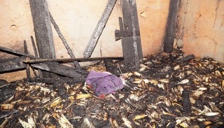 Lào Cai: Căn nhà gỗ cháy lớn trong đêm, cháu bé 5 tuổi tử vong 
