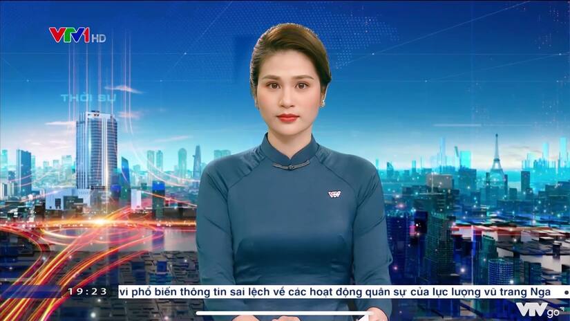 BTV Minh Trang quay trở lại dẫn bản tin Thời sự 19h của VTV