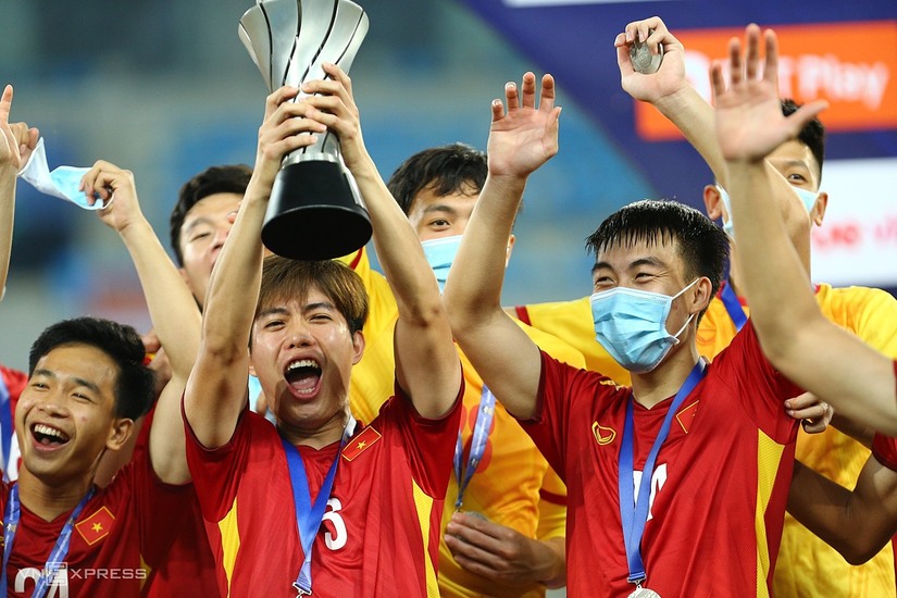 Đội tuyển U23 Việt Nam chia tiền thưởng