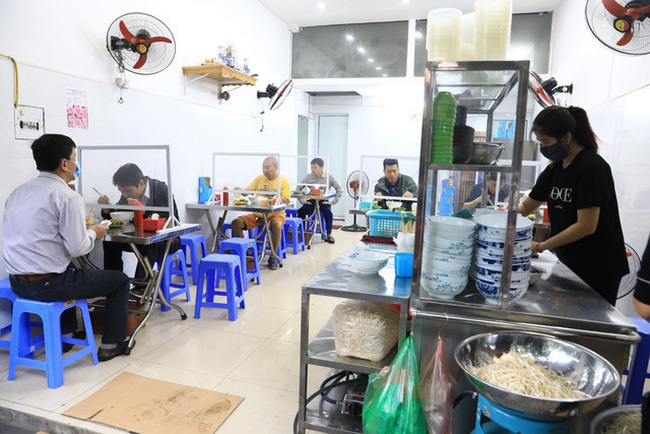 Cơ sở kinh doanh dịch vụ ăn uống ở Hà Nội được mở cửa sau 21h