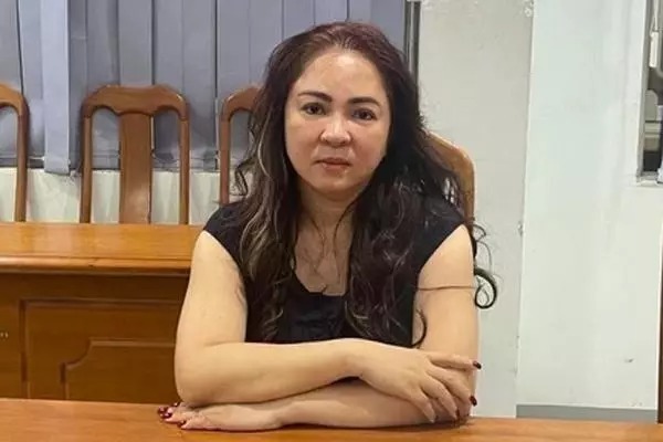 Công Vinh, Đàm Vĩnh Hưng, Vy Oanh nói gì khi bà Nguyễn Phương Hằng bị bắt?