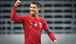 Ronaldo lên tiếng về tương lai tại CLB và đội tuyển quốc gia