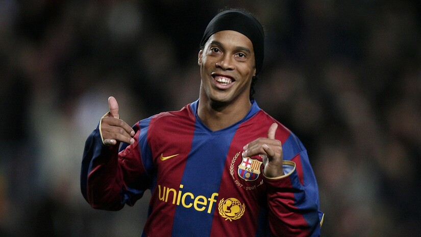 Huyền thoại Ronaldinho ngợi khen bộ 3 Messi - Neymar – Mbappe của PSG