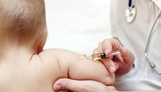 Đề nghị xử lý nghiêm vụ tiêm nhầm vaccine Covid-19 cho trẻ 7 tháng tuổi