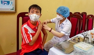 Hà Nội triển khai tiêm vắc xin phòng Covid-19 cho học sinh lớp 6