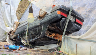 Ô tô lao xuống vực sâu 30m ở Đà Lạt, nạn nhân bị thương nặng lết đi cầu cứu