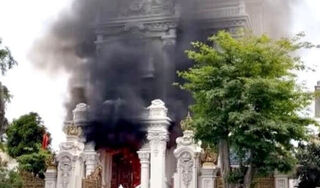Vụ cháy biệt thự ở Quảng Ninh: Hình ảnh camera tiết lộ chi tiết đau lòng