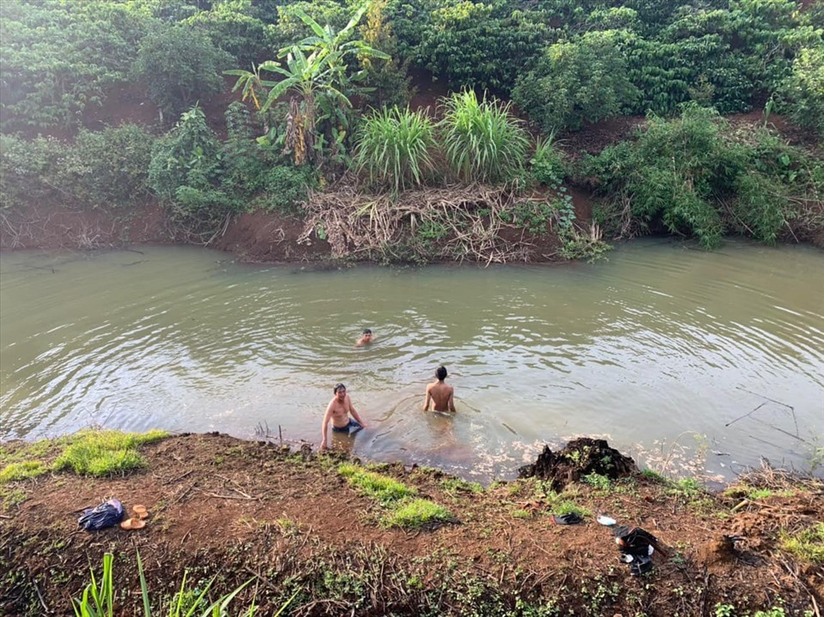 Một học sinh lớp 6 ở Đắk Lắk rơi xuống hồ nước tử vong