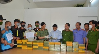 Triệt phá đường dây ma tuý lớn ở Điện Biên, thu giữ 72 bánh heroin