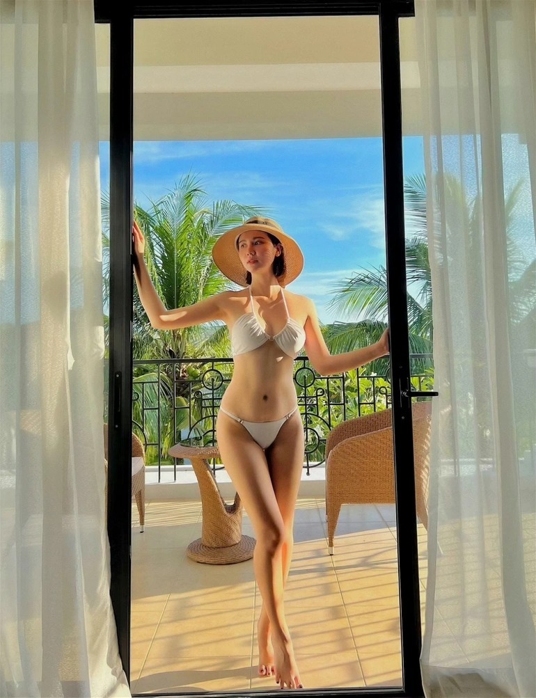 Nữ chính Thương ngày nắng về diện bikini khoe thân hình gợi cảm
