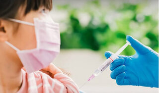 Bộ Y tế phân bổ thêm 2,3 triệu liều vaccine Moderna tiêm cho trẻ 5-11 tuổi